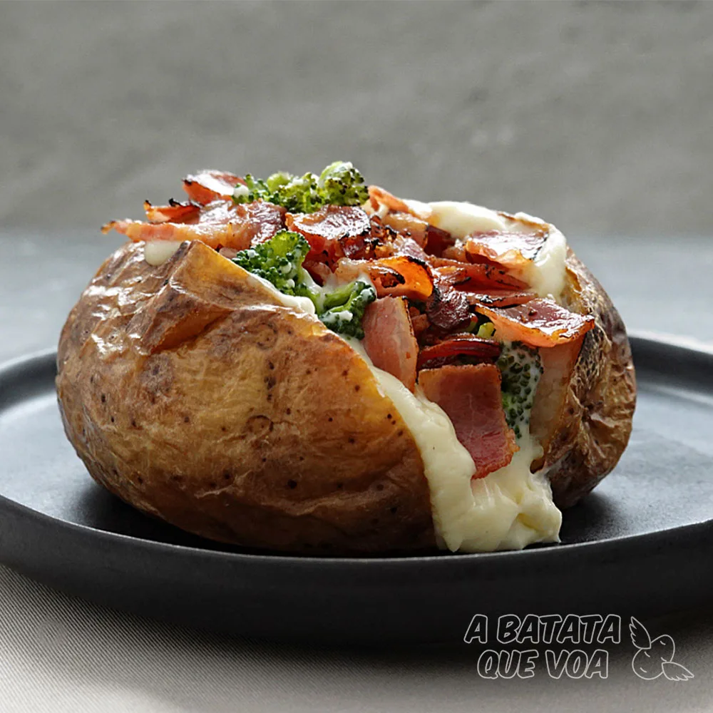 Batata Recheada Bacon com Brócolis